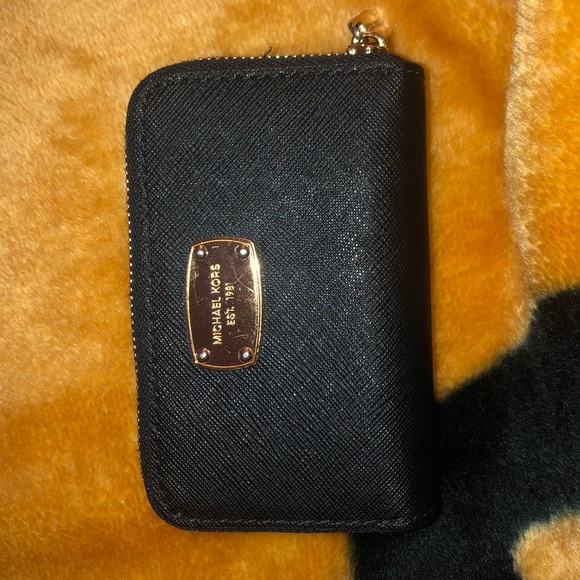 Michael Kors wallet and key holder - Picture 1 of 4